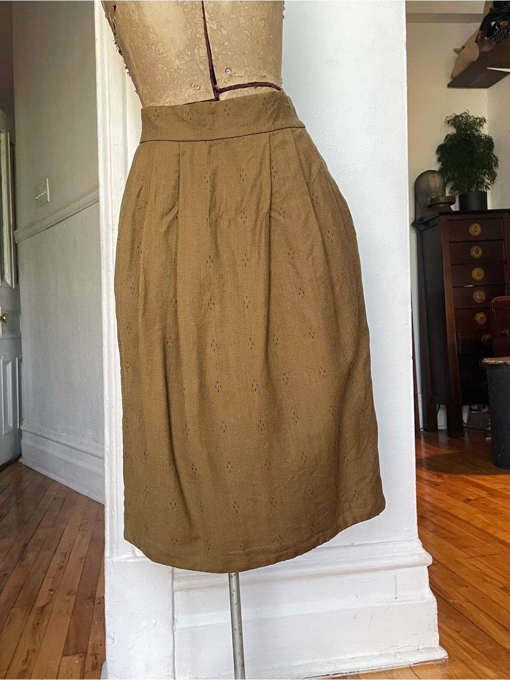 Classic Olive-Tan Women’s Midi Skirt